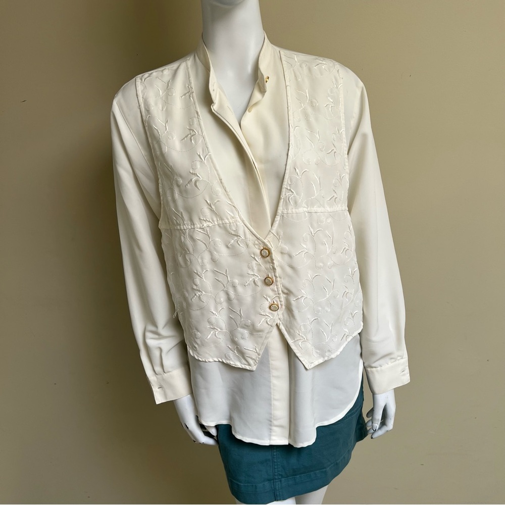 Vintage Tailored Top with Built in Vest - Picture 4 of 11